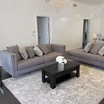 Stylish 3Bd In Beverly Hills