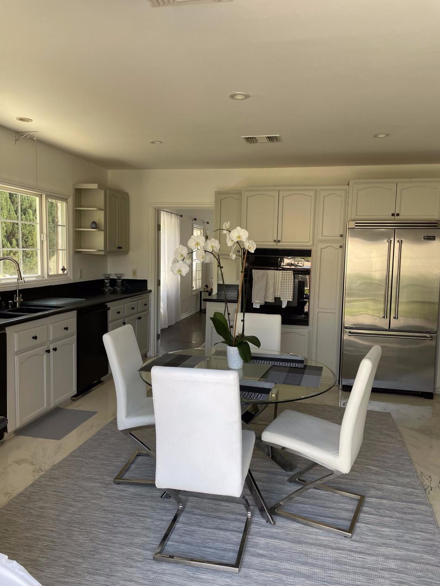 Stylish 3bd In Beverly Hills